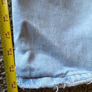Vintage Wrangler USA Made 36x34 Tagged Light Wash Denim Blue Jeans imagem 8