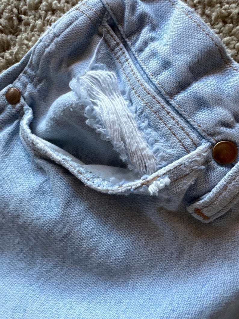 Vintage Wrangler USA Made 36x34 Tagged Light Wash Denim Blue Jeans imagem 5