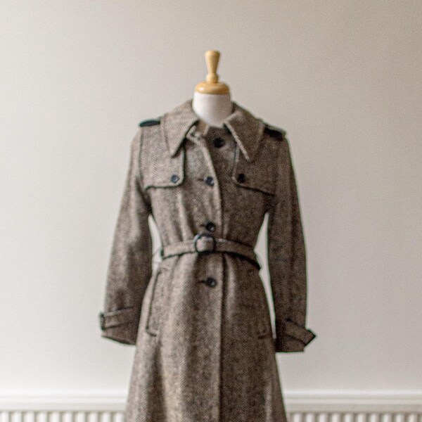 Vintage 1970s Pure Wool Tweed Coat - Handmade in Scotland - Thick and Warm - UK8 - Excellent Condition - Belted Tailored Womens Winter Coat