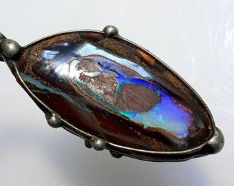 Mysterious opal pendant, Australia - UNIQUE!