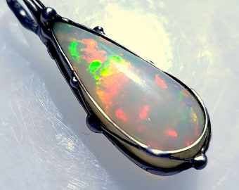 Fantastic precious opal drop - Welo - large crystal opal cabochon - great flashes - UNIQUE - For men and women!