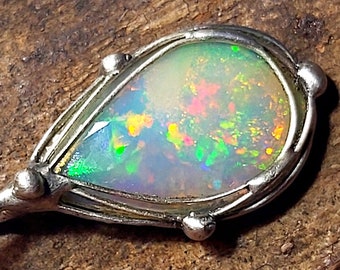 Magical crystal opal - Welo - Ethiopia -Faceted - Galactic beacon - UNIQUE! For men and women!