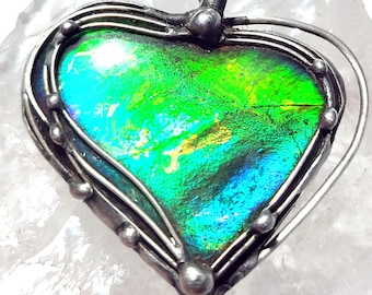 Dreamlike ammolite pendant - "Spirit Heart" - exquisite stone - intense mystical play of colors - Canada - UNIQUE!