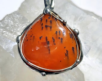 Tube agate pendant - "protection stone" - great color - unique! For men and women!