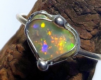 Dainty Heart Ring - Welo Opal - Rough Stone - Ethiopia - UNIQUE!