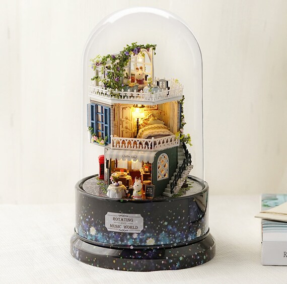rotating dollhouse