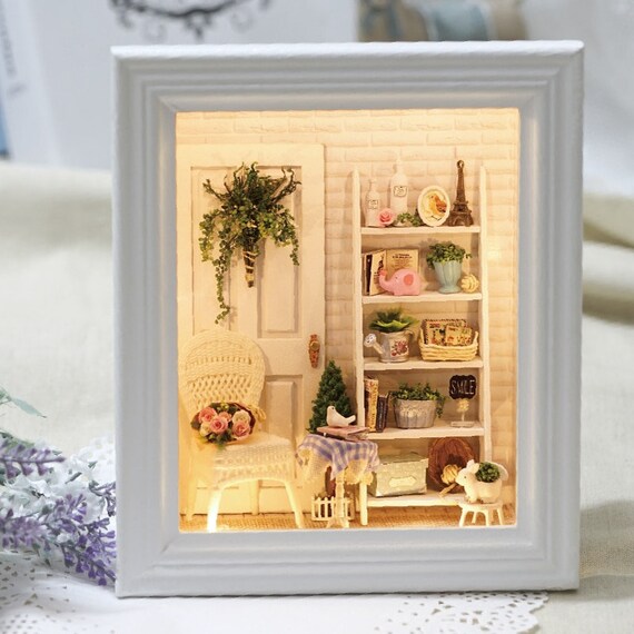 a frame dollhouse