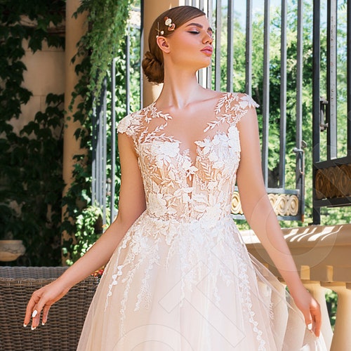 vimans Womens Ivory Detachable Handmade Flowers Pleated Wedding Dresses vimans Womens Ivory Detachable Handmade Flowers Pleated Wedding Dresses