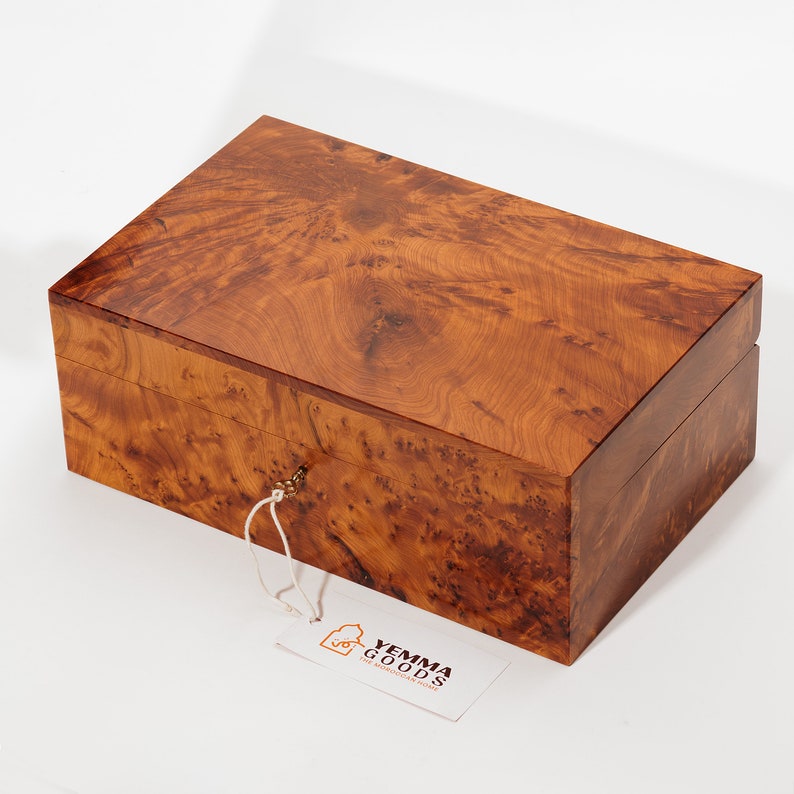 thuya wooden jewelry box, intricate natural burl veneer grain patterns, lockable with key and has 2 storage levels for easy organization of keepsakes or jewelry