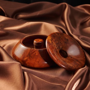 Handmade Moroccan Thuya Wood Ashtray with Exquisite Detailing