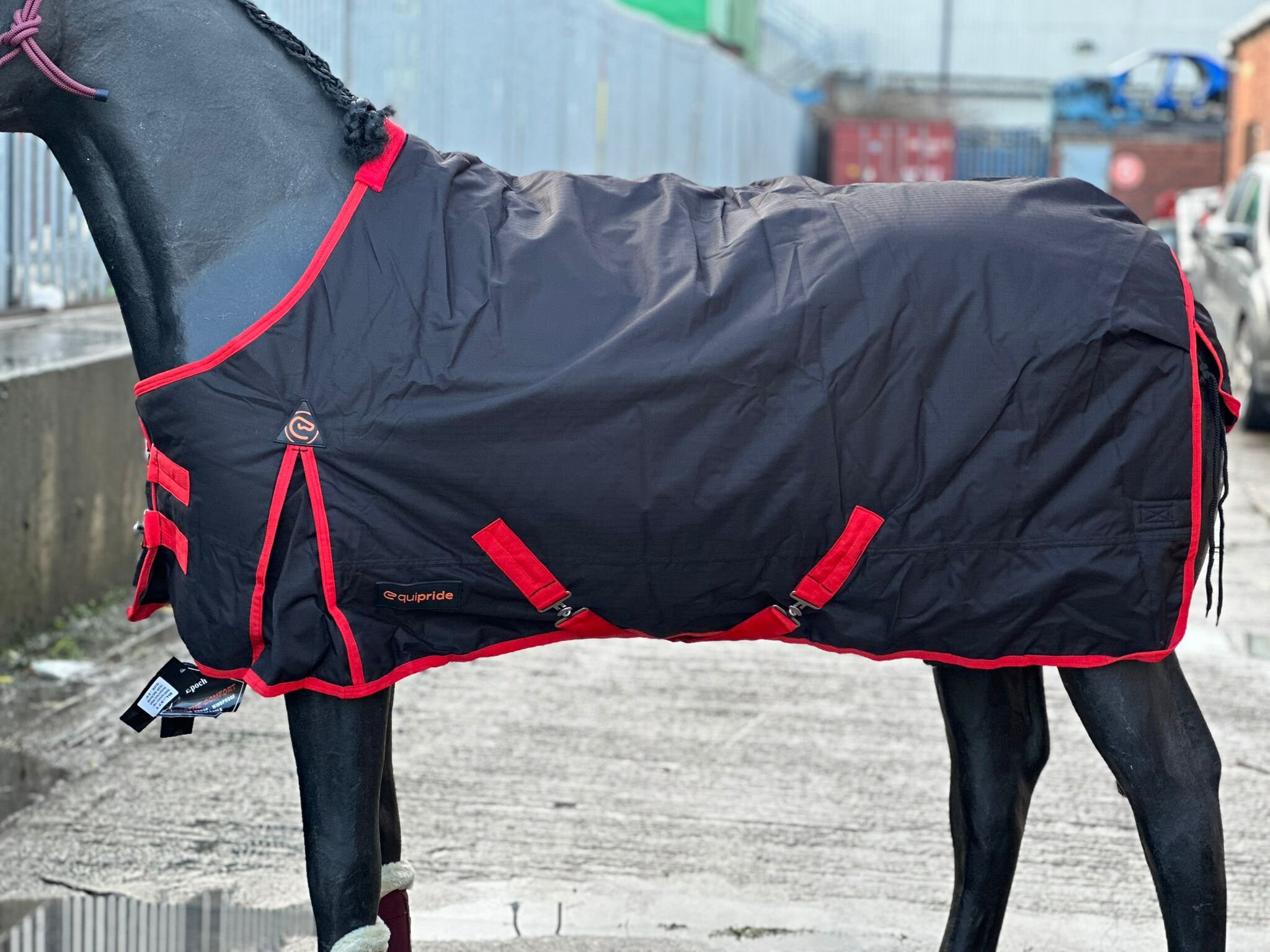Horse Ripstop Turnout Rug 200g Fil 100 Waterproof & Breathable Black