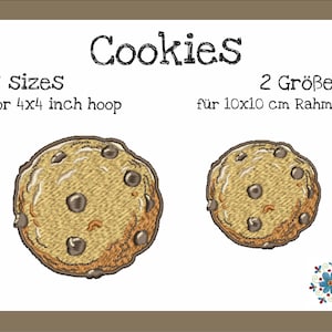 Könnte beinhalten: Zwei gestickte Schokoladenchip-Kekse, eines für einen 4x4 Zoll großen Rahmen und eines für einen 10x10 cm großen Rahmen. Die Kekse sind braun mit Schokoladenstückchen und einer hellbraunen Mitte.
