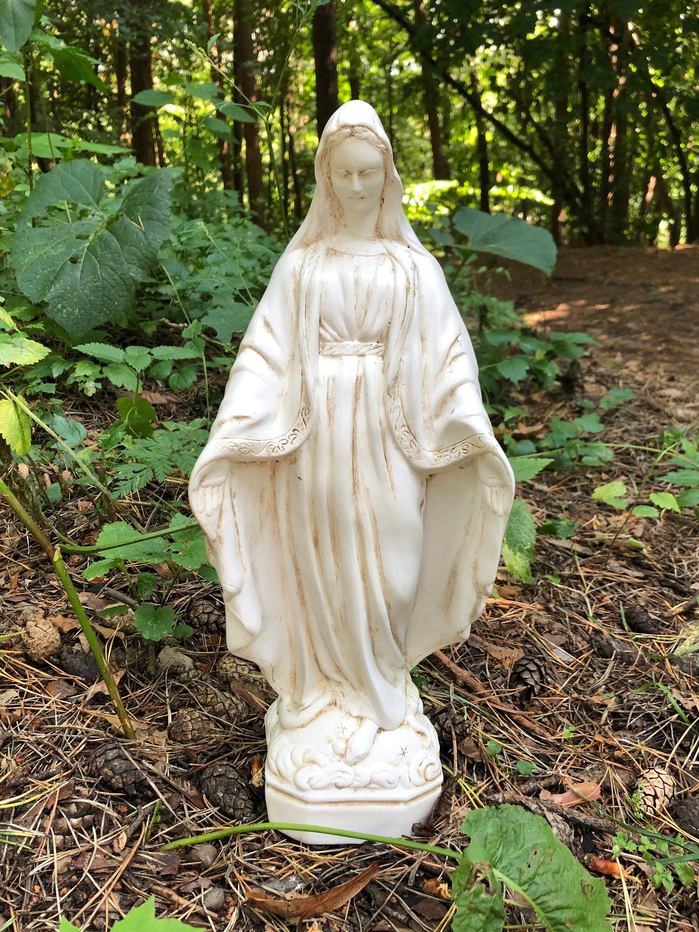 Mary on sale garden statue
