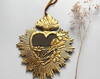 ユリの花が飾られたゴールドの聖心ミラー - フランス製 Ex Voto Decor