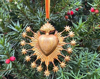 Sacred Heart Ex Voto Ornament – Gold Metal Locket, Spiritual Keepsake