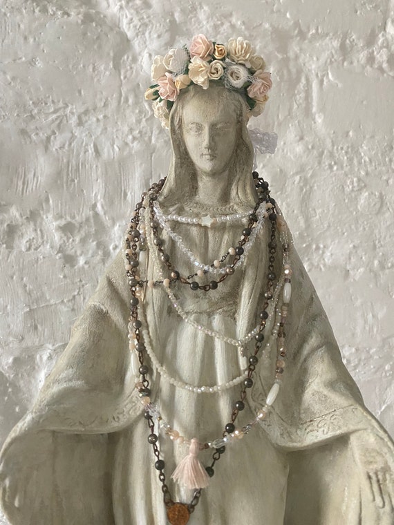 Hand-Painted Virgin Mary Statue: Shabby Chic Religious Decor