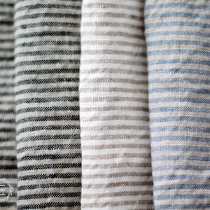 Tessuto di lino a righe Naturale Grigio Blu Bianco Stonewashed dall'aspetto vintage 100% lino Tessuto tagliato su misura Larghezza delle strisce 3 mm o 1,5 mm immagine 2