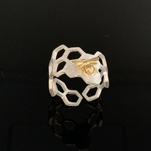 14K Gold Honeycomb Bee Ring - Bumble Bee Ring - Bee Inspired Jewelry - Honeycomb Jewelry - Gold Bee Ring - Animal Jewelry