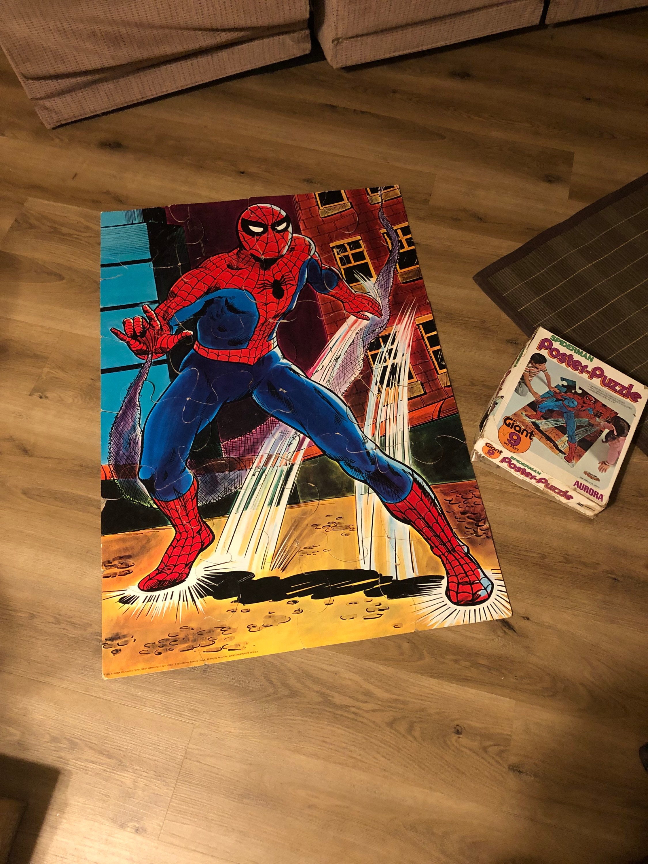 ヴィンテージ 1974年製 巨大スパイダーマン オーロラポスターパズル 