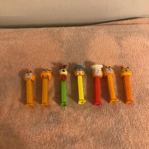 Vintage Lot of 7 Garfield Pez Dispensers Footed Some Doubles
