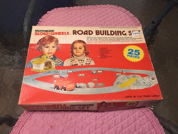 Vintage Slow Wheels Motorized Road Building Set #600 Complete