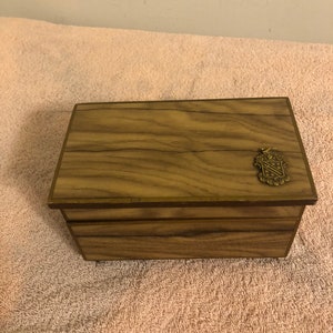 Vintage Toyo Deluxe Music Jewelry Box Made in Japan 6 1/2”x4”x4”