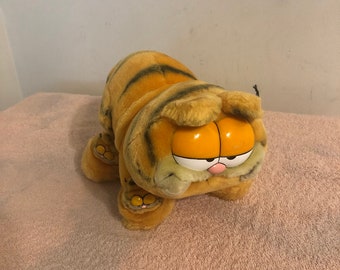 Vintage 1981 Fun Farm Garfield Plush Wearing Garfield Slippers 13” HTF