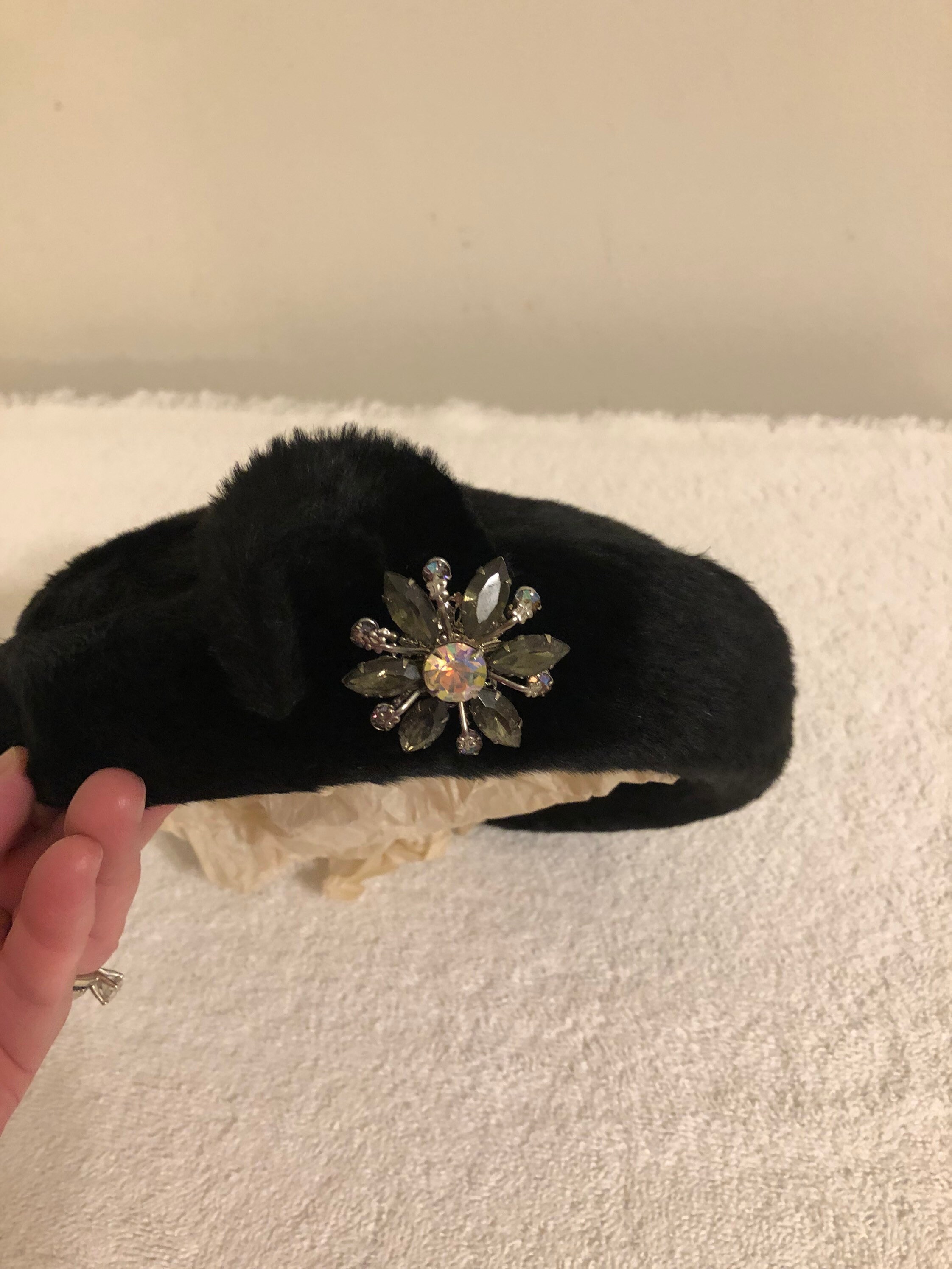 Vintage Women’s Faux Black Fur Duchess Hat With Pull Down Net Vintage Black Faux Fur Duchess Women main image 4