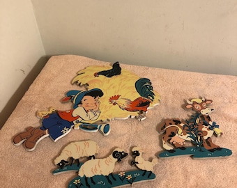 Décoration murale Pin Ups bleus, petit garçon, The Dolly Toy Company #256 vintage des années 60