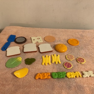 Vintage Fisher Price Fun With Food Play Food Lot of 21 Pieces