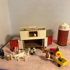 Vintage 1967 Fisher Price Little People Play Family Farm #915 100% Complete
