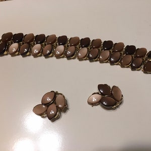 Beautiful Vintage Lisner Clip Earrings and Bracelet Set