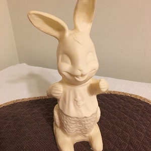 Vintage Ashland Rubber Products Corp White Rabbit With Bib Squeaker Toy Works