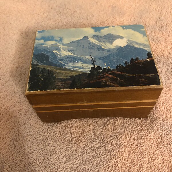 Vintage CEC Small Wood Music Box Lara’s Theme from Dr Shivago 4”x3”x2”