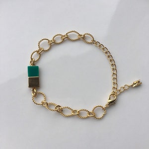 Green Marble Pendant Bracelet with a gold chain