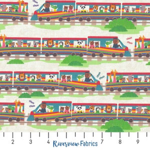 以下が含まれることがあります： 動物でいっぱいの列車が繰り返し描かれたカラフルな生地プリント。列車は赤、青、緑、黄、オレンジ。動物にはキリン、ライオン、サル、パンダ、シマウマ、コアラなどがあります。列車は緑の草と木のある線路の上を走っています。列車には「choo choo」の文字が書かれています。