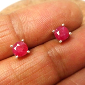 Ronde rozerode robijnrode sterlingzilveren 925 edelsteen oorknopjes - 5 mm