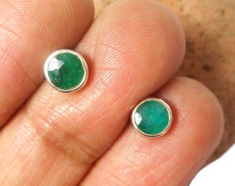 Round  Green EMERALD Sterling Silver 925 Stud Earrings - 5 mm