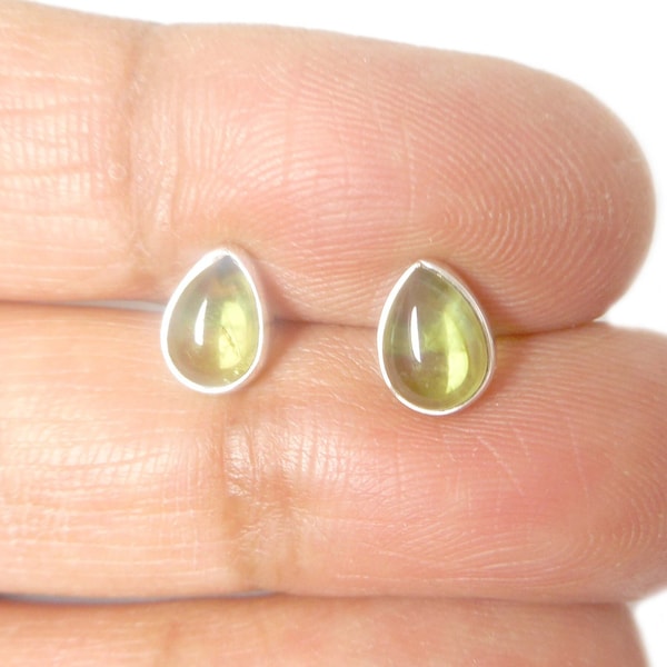 Green PERIDOT pear shaped Sterling Silver 925 Gemstone Stud Earrings - 5 x 7 mm