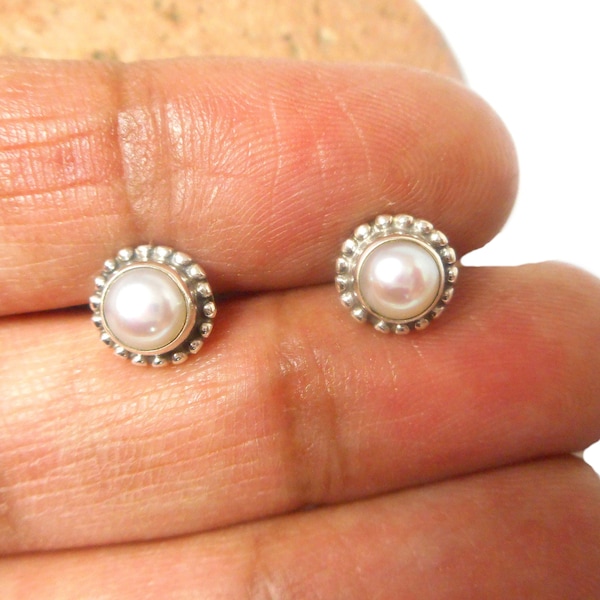 White Round Mother of Pearl Sterling Silver 925  Gemstone Stud Earrings