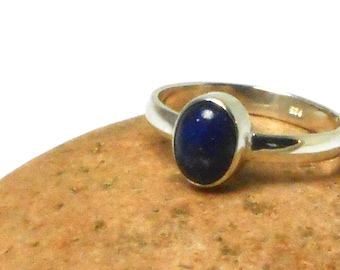Small Oval shaped blue Lapis Lazuli  Sterling Silver Gemstone Ring 925