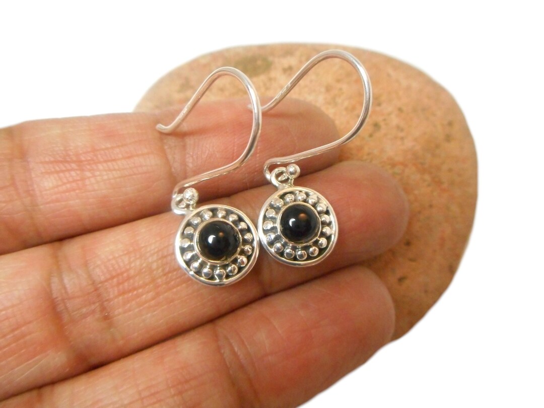 Orecchini In Argento 925 Con Onice Nero Vero – Forma Rotonda – 10 Mm – Pietra 7 Mm – Gioiello Semplice E Spirituale