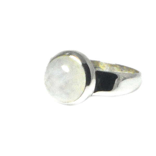 Fiery Round Moonstone Sterling Silver 925 Gemstone Ring
