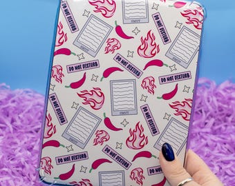 Capa para Kindle com estampa de conteúdo adulto | Capa para e-reader | Acessórios para Kindle | Tecnologia | Presentes para leitores | Presentes literários | Paperwhite Oasis