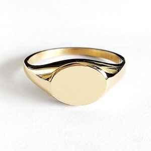 18K 14K Oval Signet ring, Solid Gold Signet ring, Gold Pinky ring, 9K Gold chevalier ring, Custom Personalized signet ring/Women Signet ring