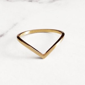 14K 9K V Chevron Ring, Solid Gold Dainty Chevron ring, Minimalist Gold Stacking ring, Simple Matching Band, Wedding Band, Knuckle Midi ring