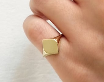 9K 14K 18K Marquise Signet ring, Custom Initial Personalized Signet, Solid Gold Signet ring, Gold Pinky ring,Monogram chevalier,Women Signet