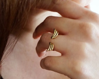 14K Gold Angel Wings Ring, Open Wings Ring, Guardian Angel Wings, Memorial Jewelry, Solid gold Dainty Wings Ring, Bohemian Gold Ring, 9K