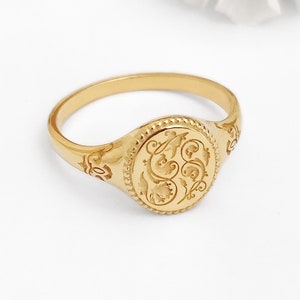 18K 14K 9K Flower Signet ring, Floral wreath signet ring, Solid gold signet pinky ring, Vintage art nouveau signet ring, Vintage flower ring