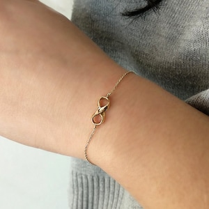 14K 9K Infinity Bracelet, Solid gold charm bracelet, Eternity bracelet, Dainty gold bracelet, Couple Jewelry, Mom Daughter Friendship Gift